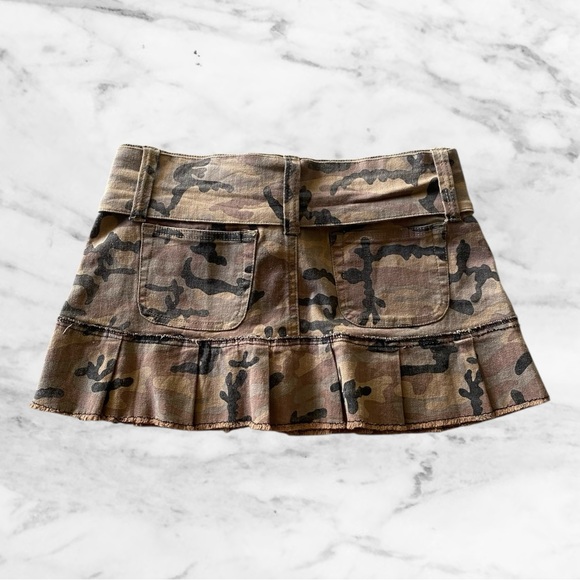 Vintage Y2K Skirt Hydraulic Camo Mini Skirt, Size 9/10 – theme party army girl - Picture 14 of 15